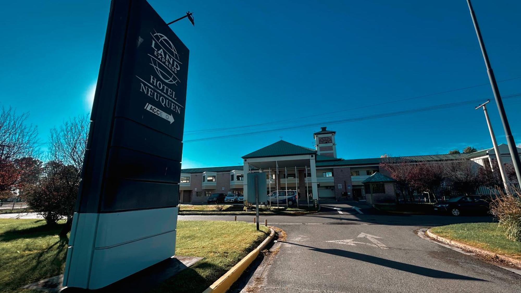 Land Express Neuquen Otel Dış mekan fotoğraf