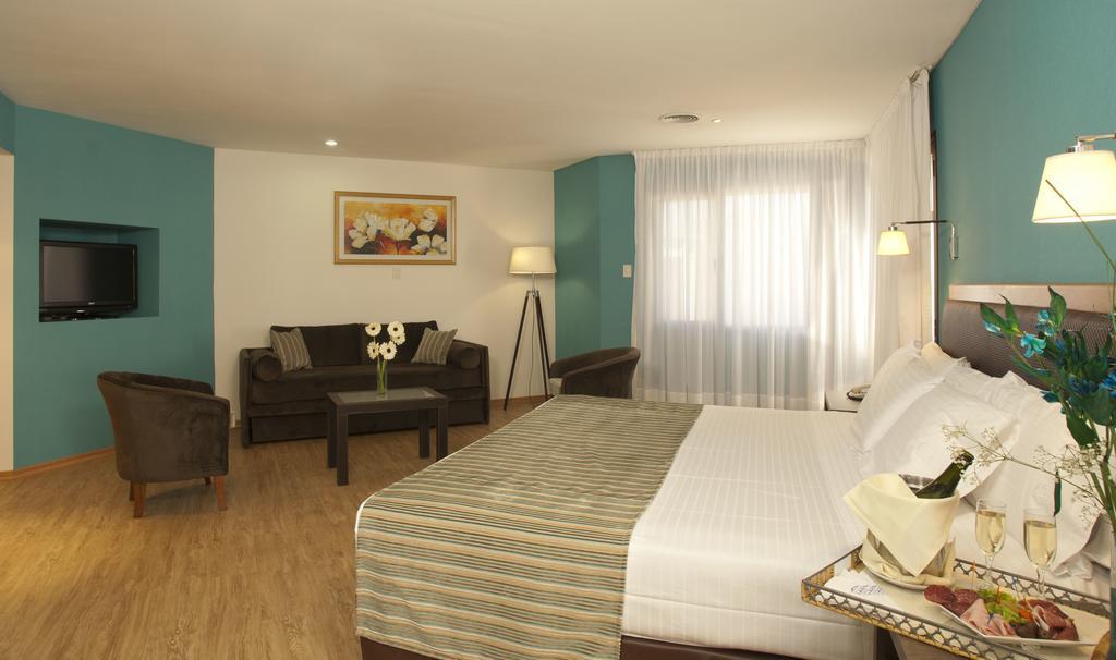 Land Express Neuquen Otel Dış mekan fotoğraf